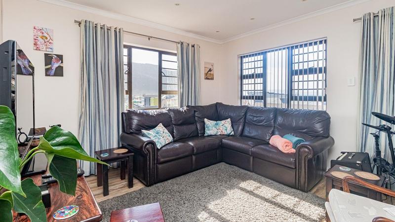 8 Bedroom Property for Sale in Fish Hoek Western Cape